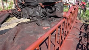 Краска ложится ровно